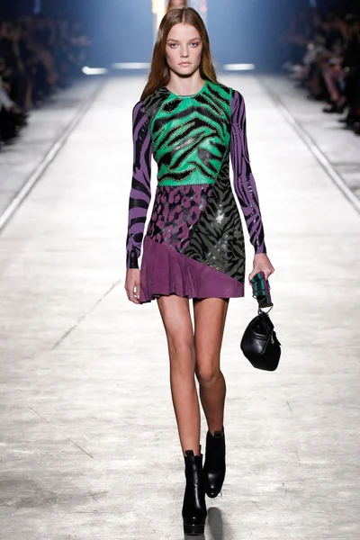 Look 15